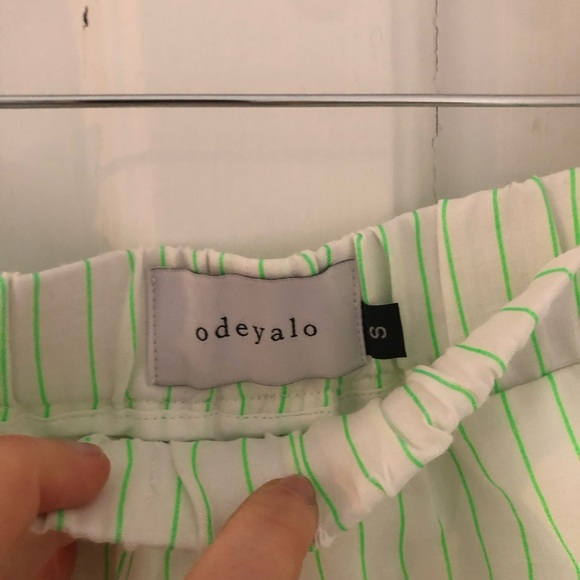 Odeyalo short - Picture 3 of 4